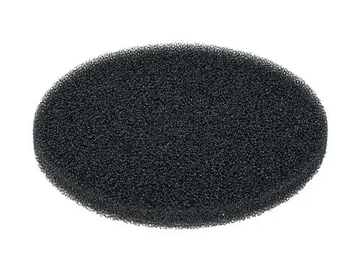 Schwarzer Filter aus Schaumstoff von Fränkische, ovaler Form, mit strukturierter Oberfläche. Geeignet für den Einsatz in verschiedenen Geräten und Anwendungen.